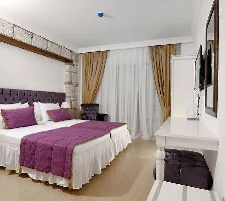Pupil Alacati